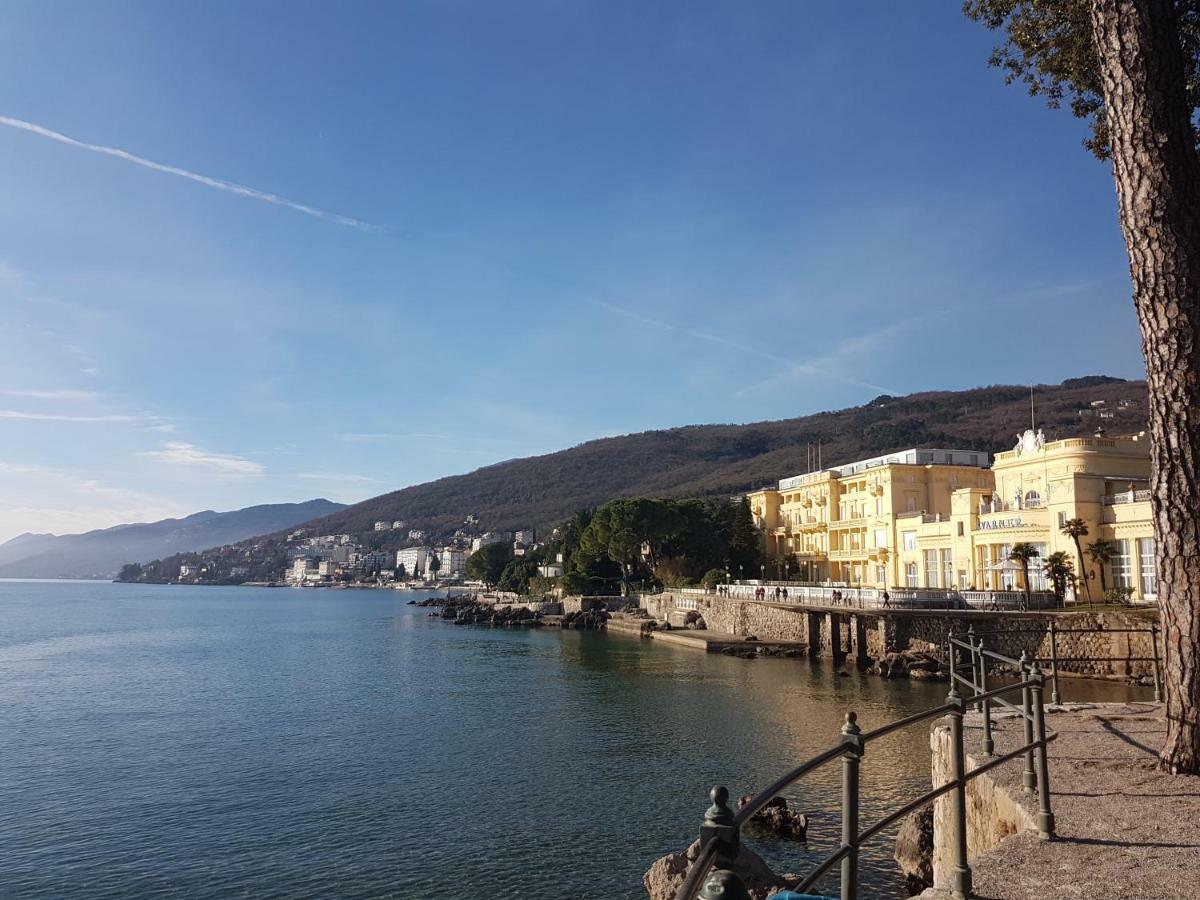 New Cosy Apartments With Private Parking Opatija Luaran gambar